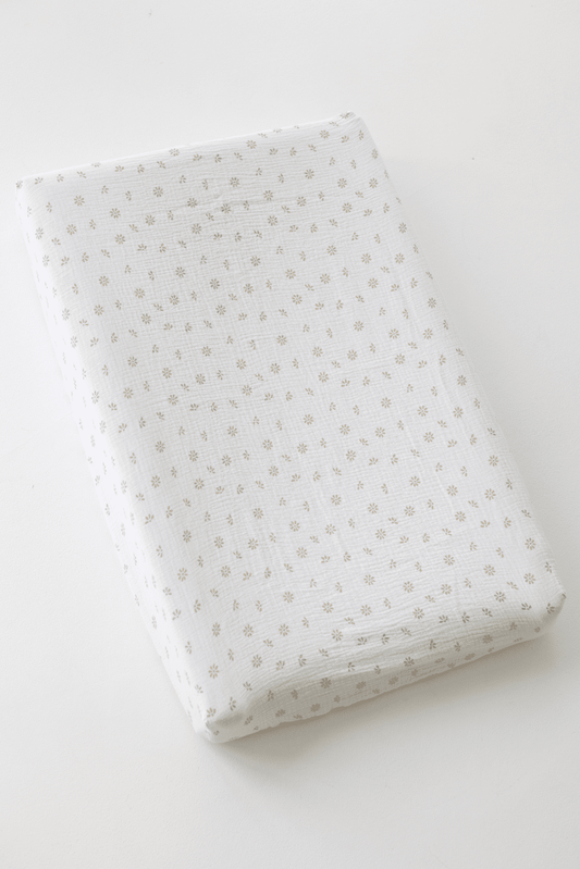 Cream Daisies Muslin Changing Mat Cover (-10%)