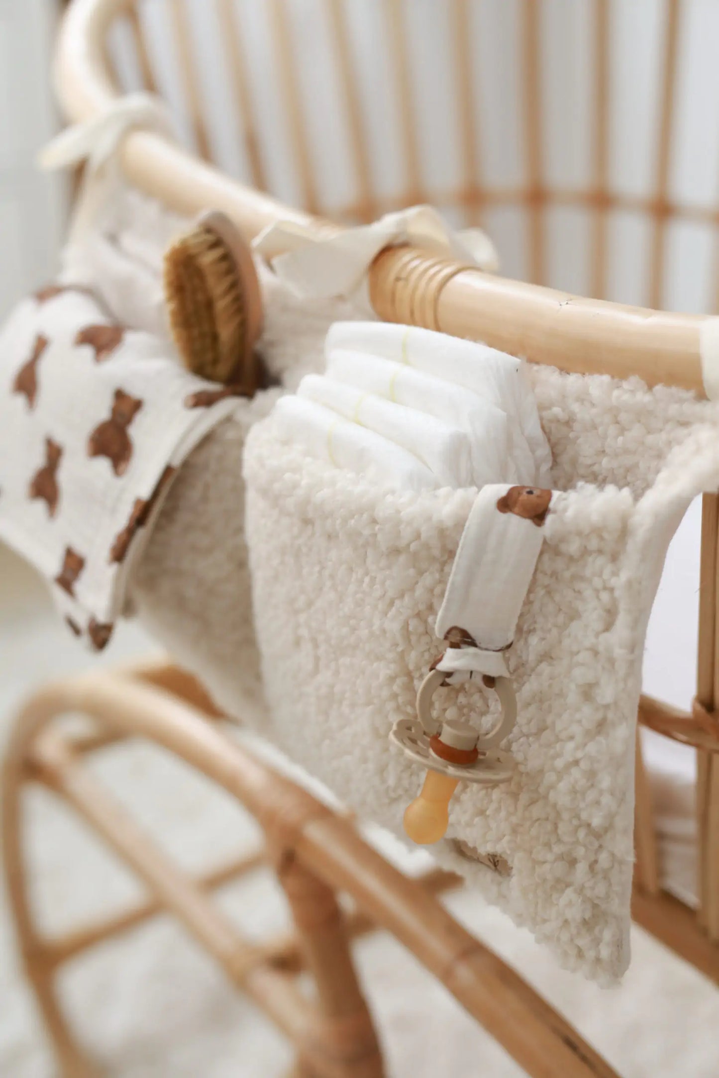 Teddy cream baby crib organizer 